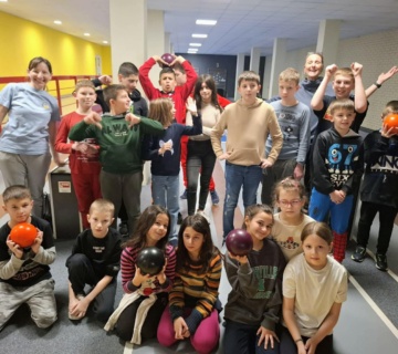 Sunčano poslijepodne uz kuglanje