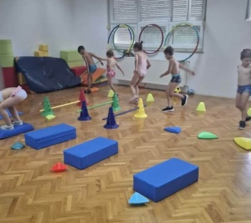 Aktivan kolovoz uz igru